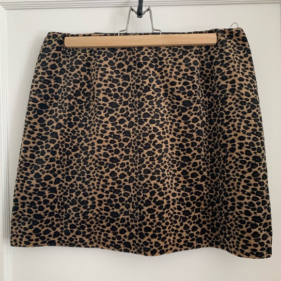 Leopard velvet mini skirt 🥵 - Picture 1 of 2